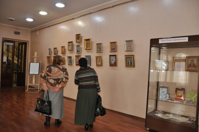 Выставка работ участниц интернет-клуба Очарование современной вышивки