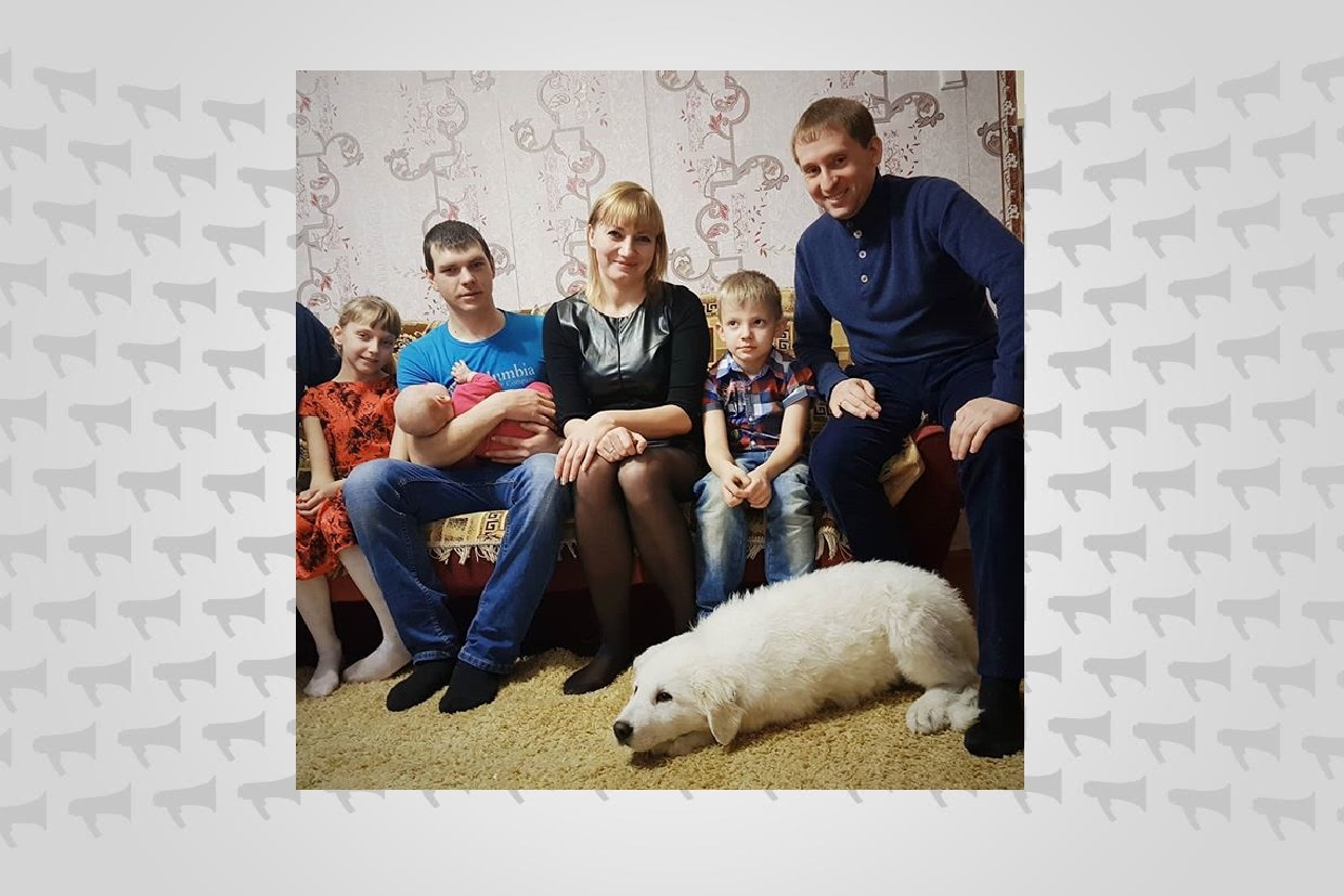 Александр Козлов привез амурской семье щенка от губернатора Сахалинской области