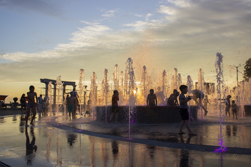 канберра фонтан. фонтан пабг. георонов фонтан. парящие фонтаны осака япония. необычные фонтаны.