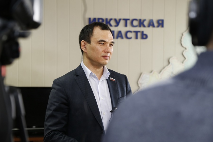 Депутат ГД от Иркутской области Сергей Тен предлагает сократить срок найма жилья для сирот