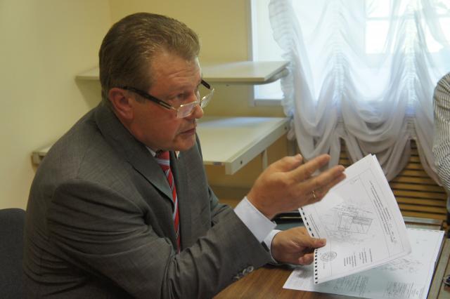 Организатор встречи - Леонид Премингер