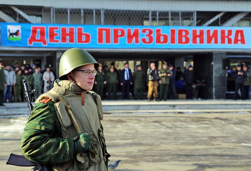 Свыше 3 тысяч жителей Иркутской области призовут в армию осенью 2018 года