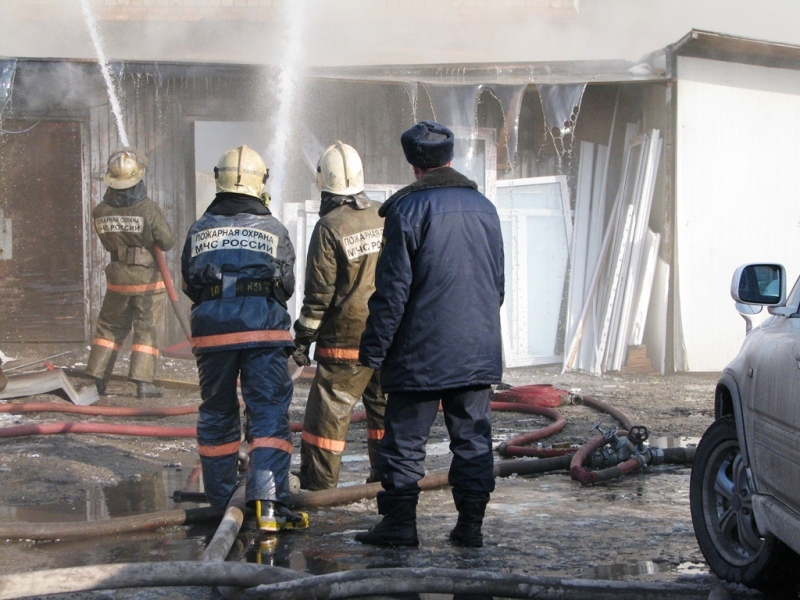 Бывший винзавод горел в Киренске в Иркутской области