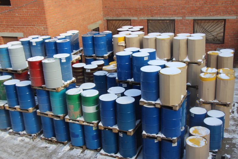 Транспортные полицейские изъяли около 3 тонн контрафактного моторного масла в Иркутске 