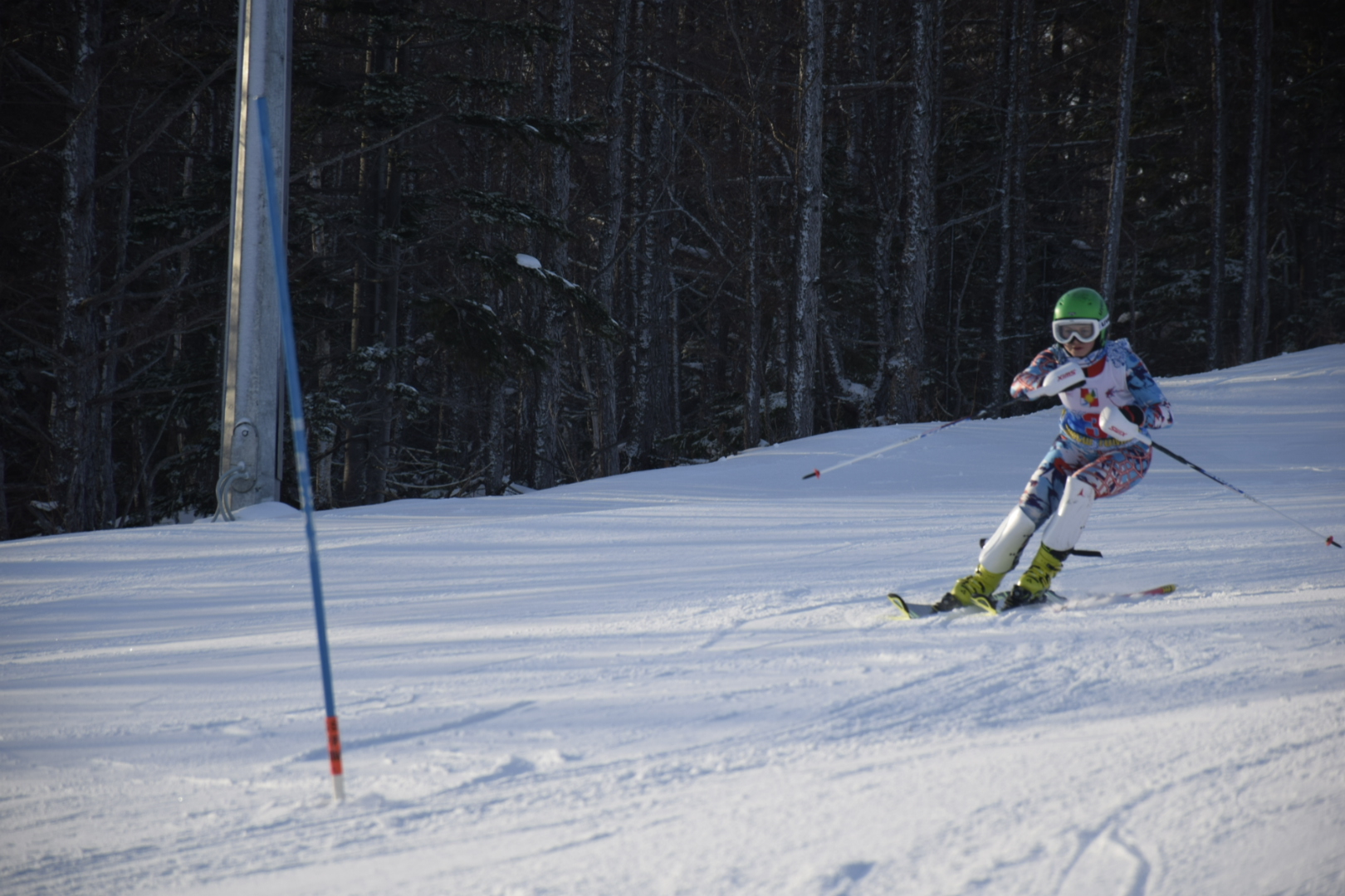 В Томари стартовали соревнования по горным лыжам