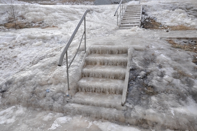 Так уже выглядят расчищенные лестницы