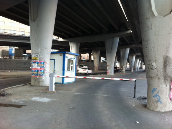 Популярная парковка в центре города стала платной