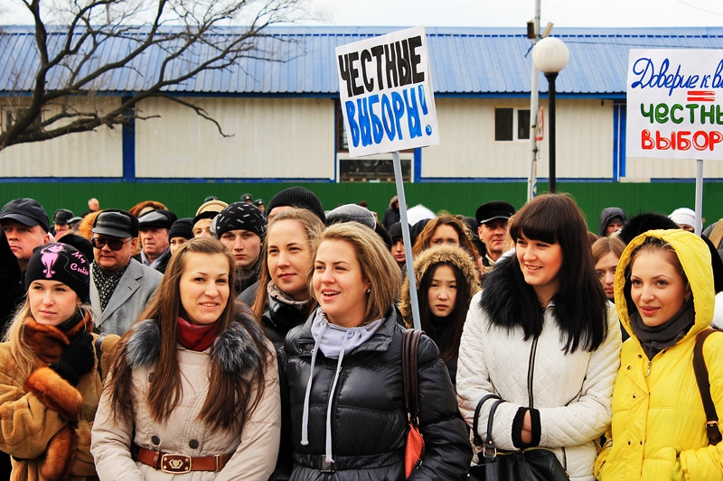 Большинство присутствующих на митинге - студенты