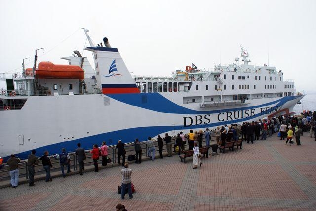 Судьба парома. DBS Cruise Ferry Владивосток. Паром Владивосток Южная Корея. Паром Владивосток Донхэ. Владивосток-Донхэ- Сакаиминато.