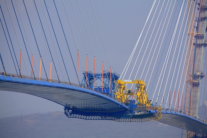 Пилон М7 на острове Русском практически достиг рекордной 320-метровой высоты