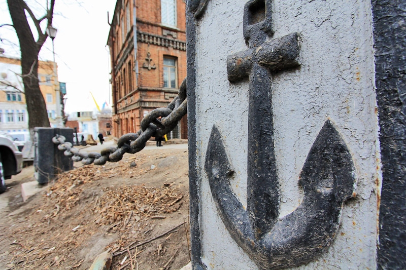 Этот элемент декора военные красили несколько лет назад