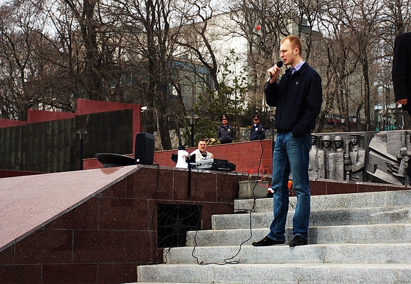 Выступает Константин Лунев