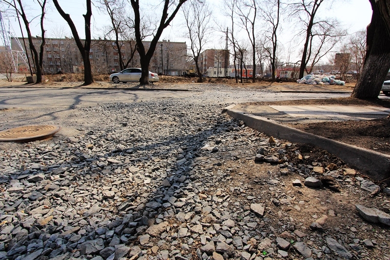 МУП "Дороги Владивостока" - подрядчик работ.