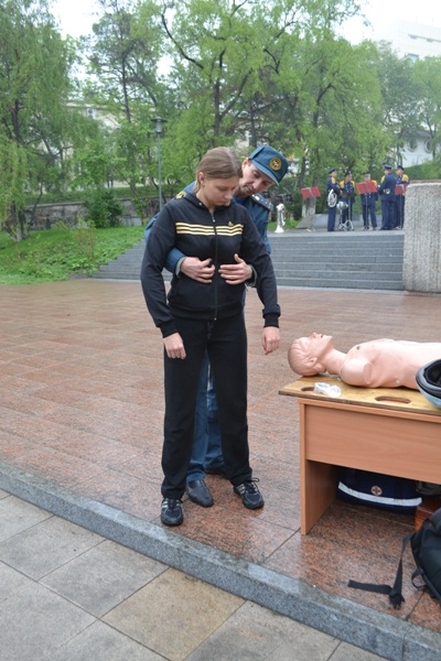 МЧС провели урок для жителей Владивостока