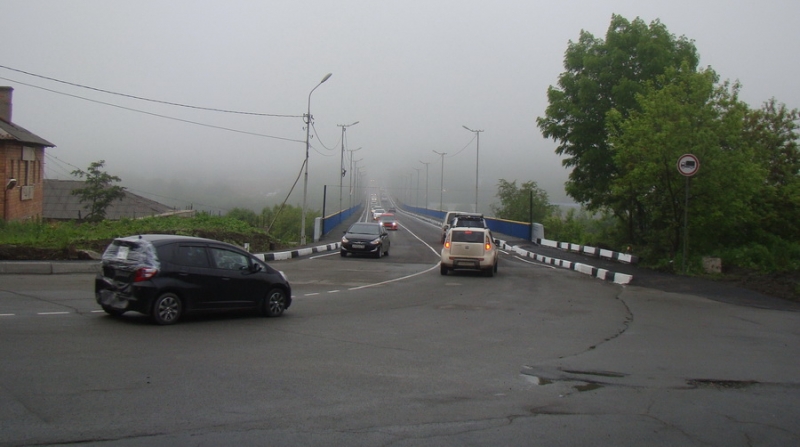 Движение по мосту возобновилось