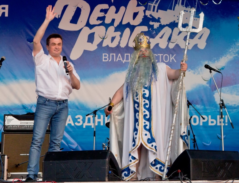 Участие в празднике принял и губернатор Приморского края Владимир Миклушевский
