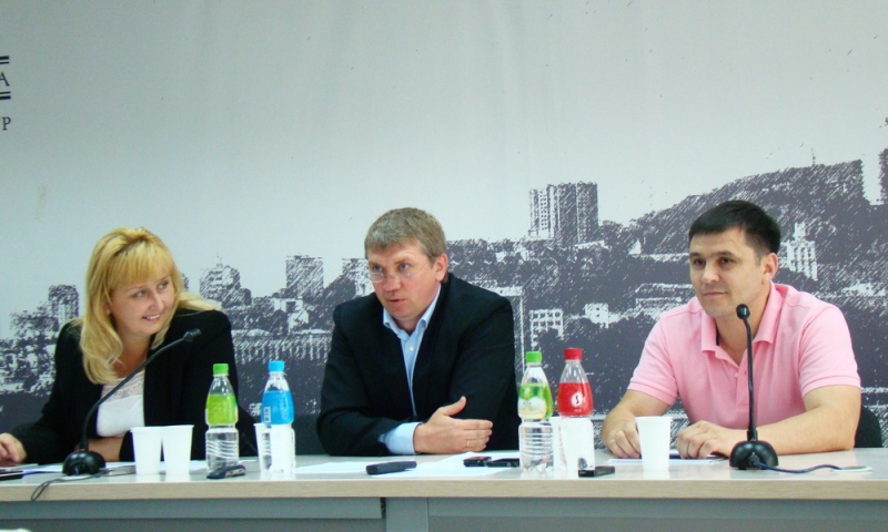 Слева направо: Елена Лазаренко, Александр Баранов, Вячеслав Григорьев
