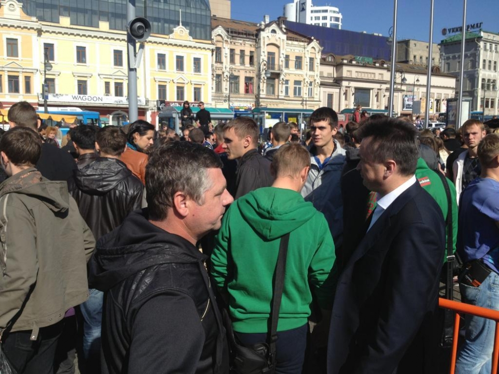 Больше всего заинтересовали губернатора автомобили драг-рейсинга