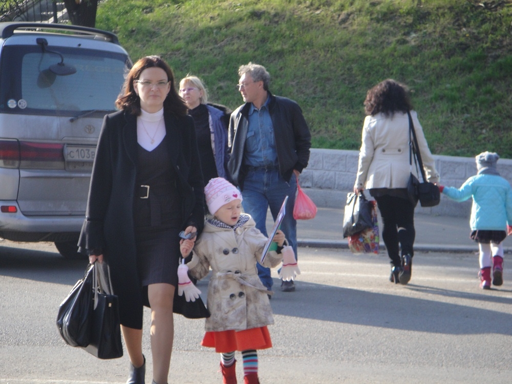 Самое подходящее место, куда стоит повесить фликер - это грудь и бедра