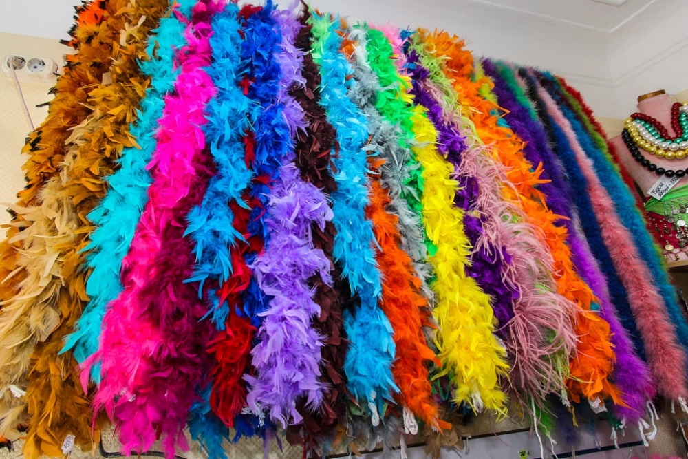 Большое разнообразие цветных боа