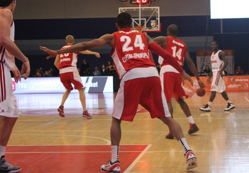 Соперником приморской команды выступил клуб-тезка из Санкт-Петербурга