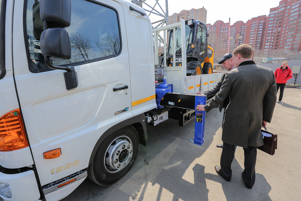 Грузовик Hino