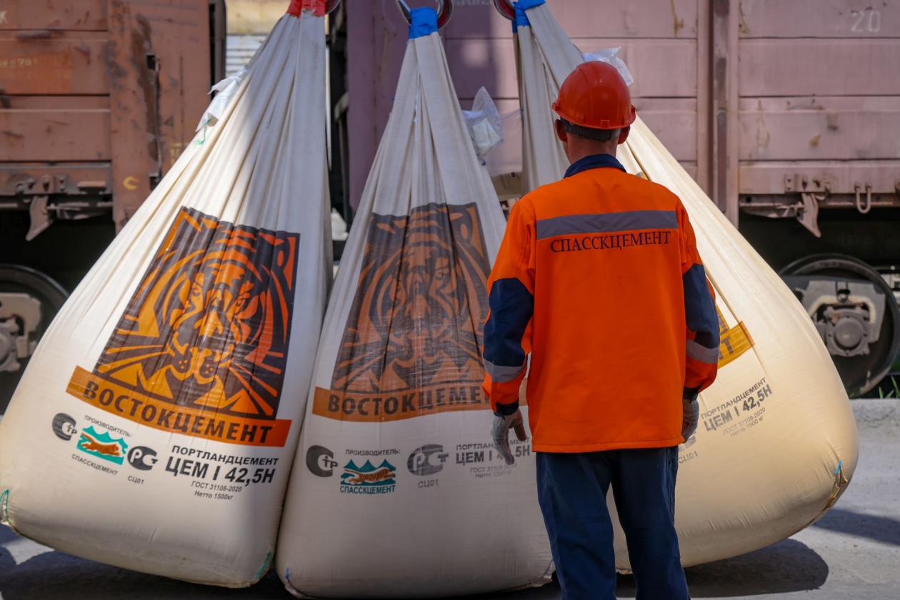 Востокцемент объявляет о повышении стоимости главного строительного материала с 1 ноября Востокцемент