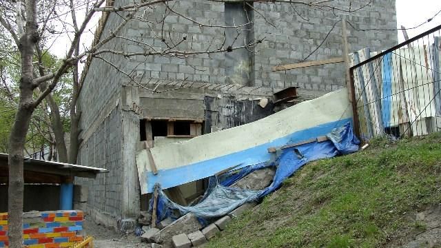 Так выглядела первая постройка до сноса