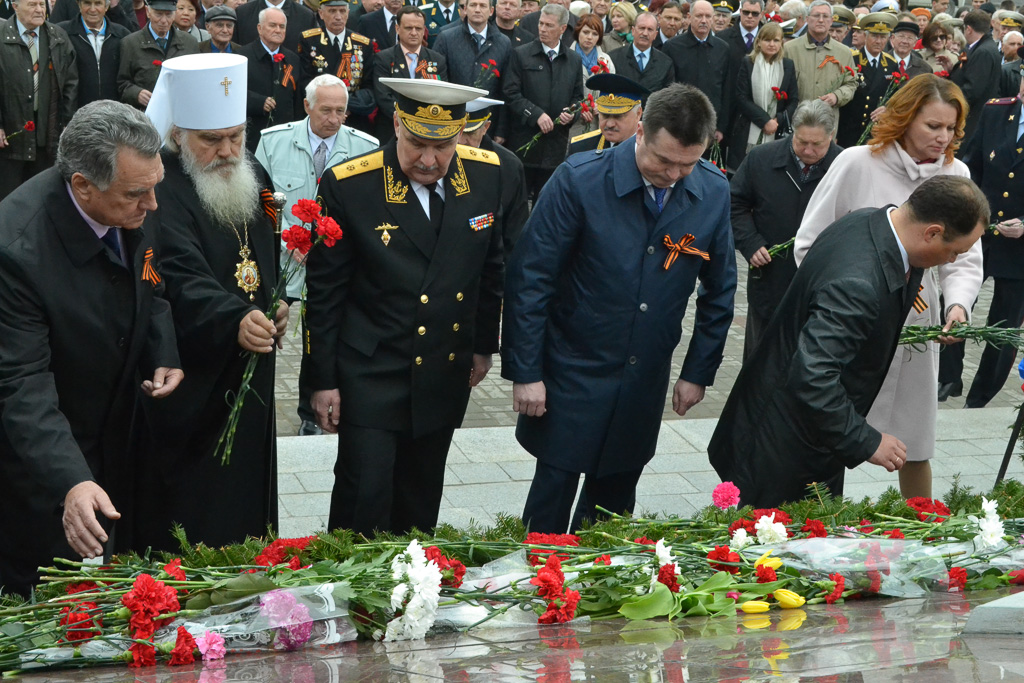 Вечный огонь мемориала "Боевая слава Тихоокеанского флота"