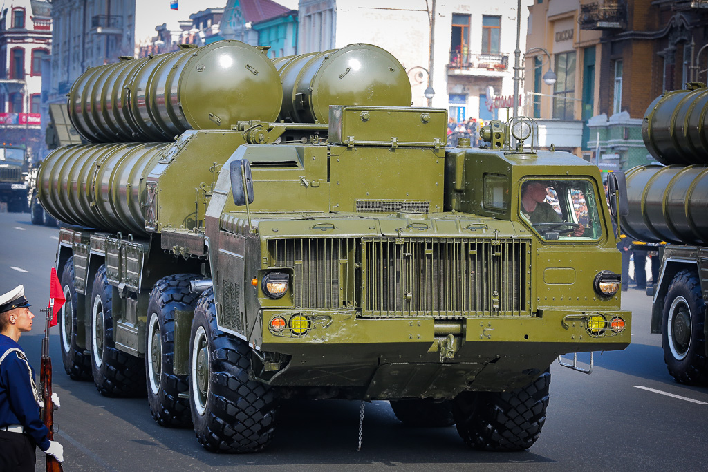Зенитно-ракетный комплекс С-300