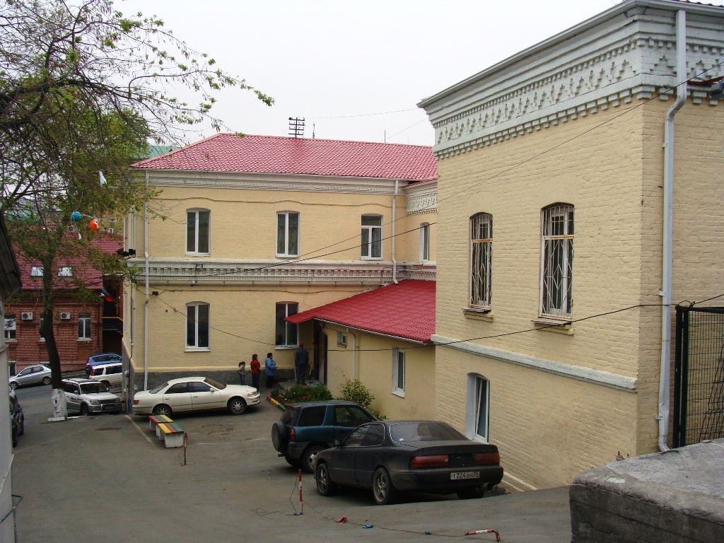 Здание школы-интерната №1 во Владивостоке , Фото с места события собственное