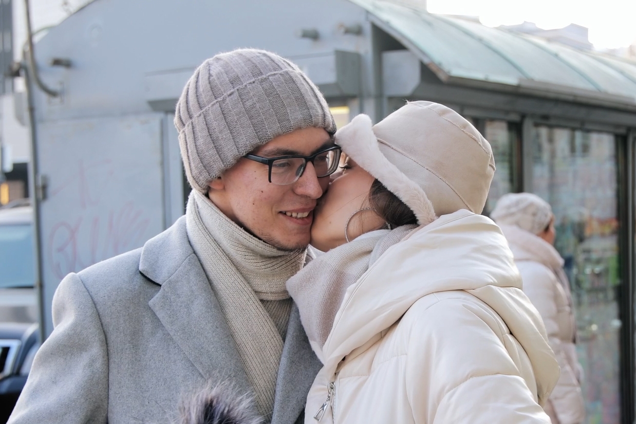 Влюблённые на улицах Владивостока поделились секретами счастливых отношений ИА PrimaMedia