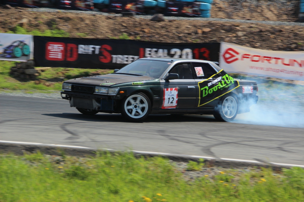 Дрифтеры Приморья задымили "Змеинку" в первый "антитабачный" день, Фото с места события собственное