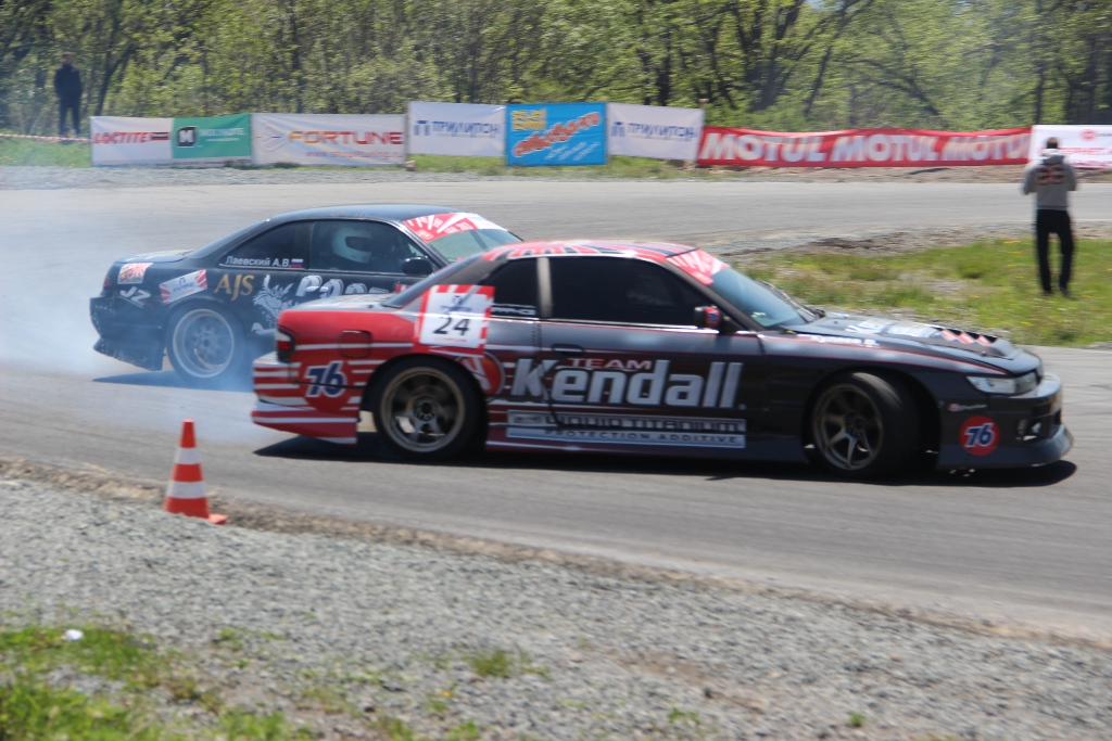 Дрифтеры Приморья задымили "Змеинку" в первый "антитабачный" день, Фото с места события собственное