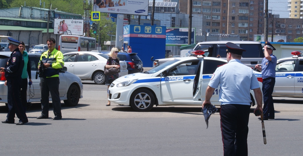Рейд на кольце Третьей Рабочей, Фото с места события собственное