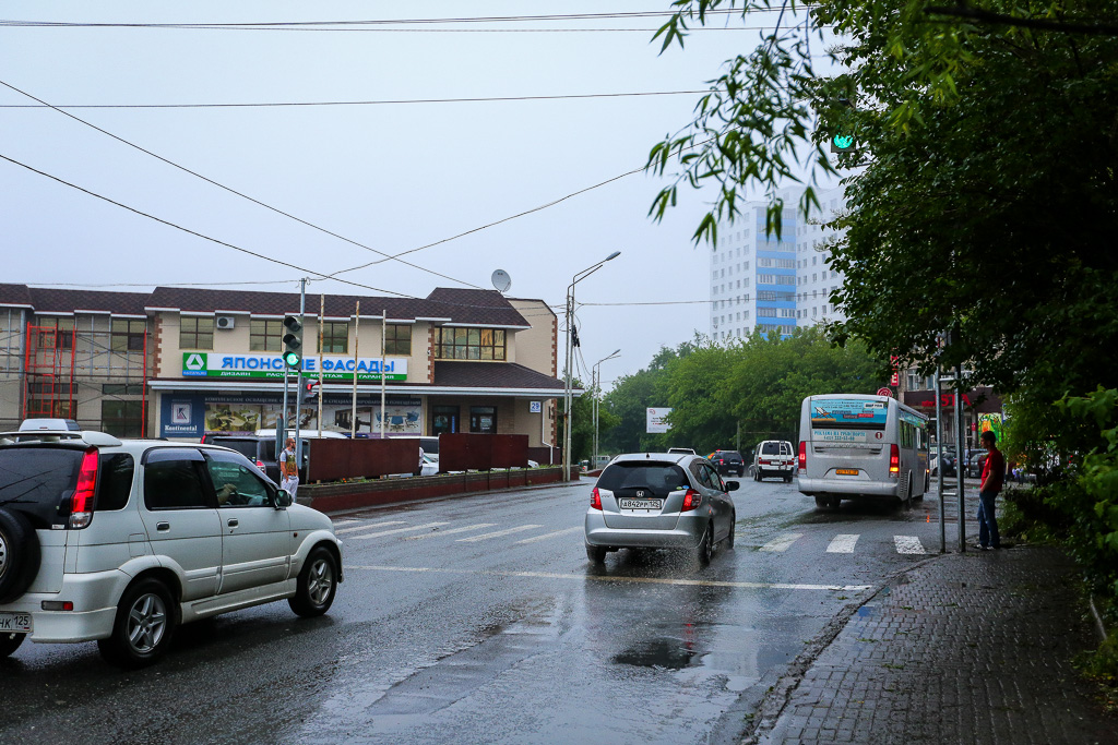Пока не все автолюбители обращают внимание на новый светофор, Фото с места события собственное