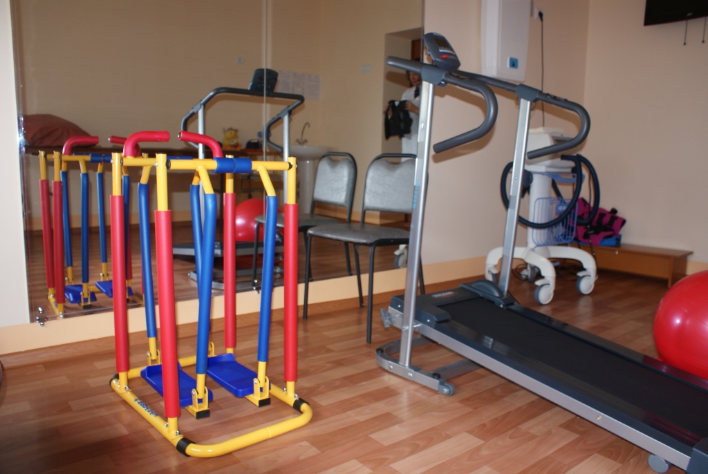 Перед основной процедурой малыши делают разминку., Фото с места события собственное