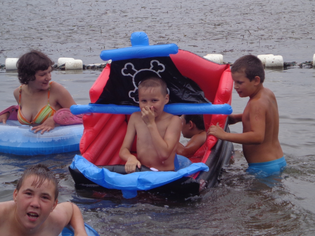 Водные процедуры, Фото с места события из других источников