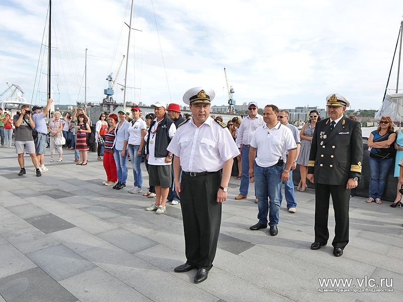 Спортсменов поприветствовал глава города Игорь Пушкарев, Фото с места события из других источников