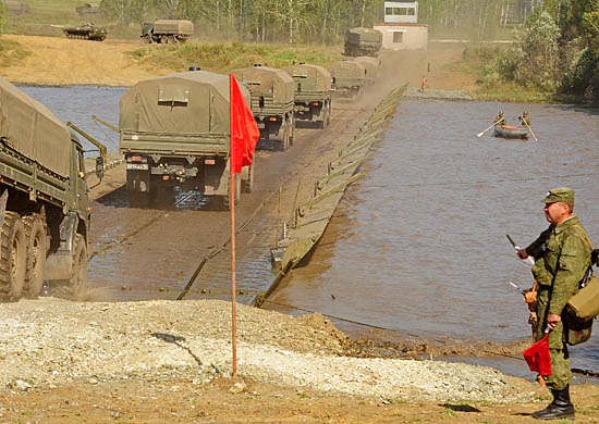 К экстренной эвакуации привлечена специальная техника военного училища, Фото с места события из других источников