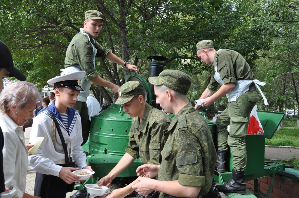 Солдатская каша, Фото с места события собственное