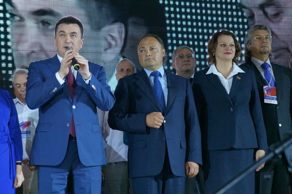 Напутствуя мэра на выборы, губернатор сказал что главе нужна сильная команда, Фото с места события собственное