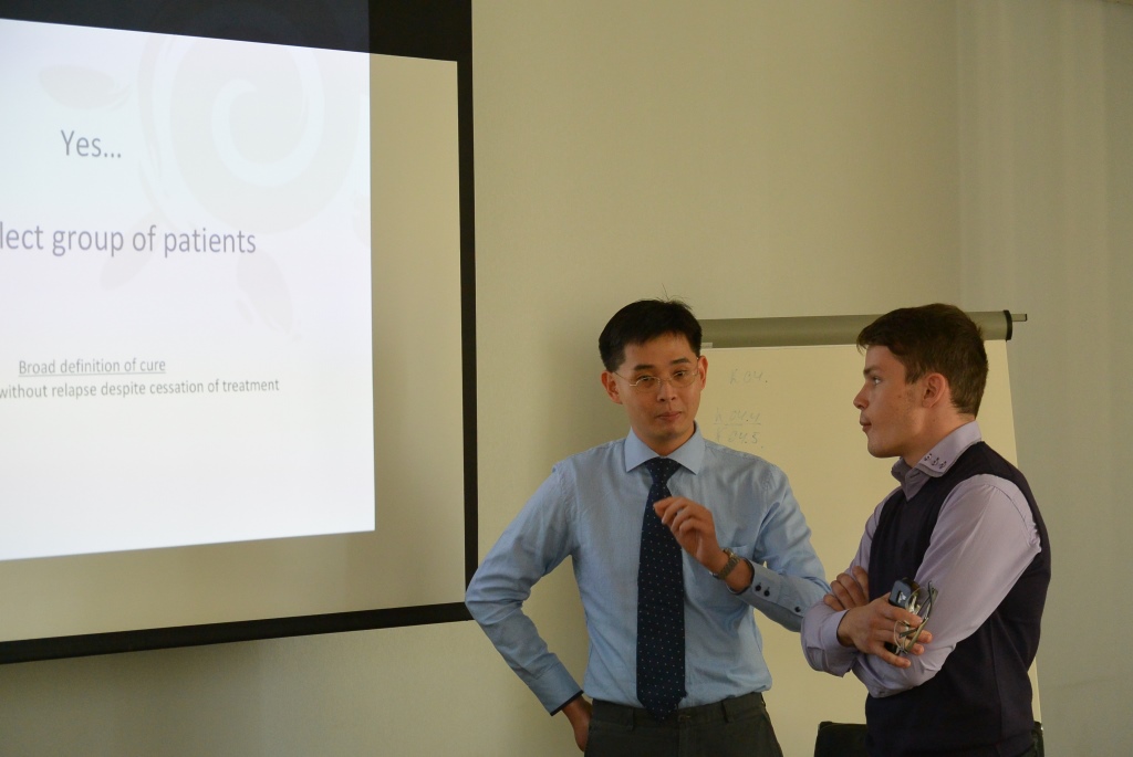 Свой доклад доктор Зи посвятил колоректальному раку, Фото с места события собственное