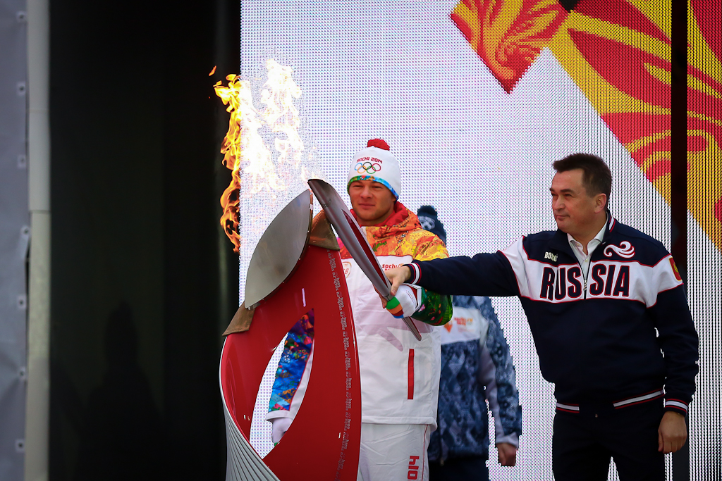 Зажжение чаши на Привокзальной площади, Фото с места события собственное