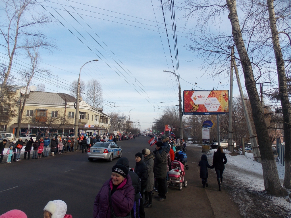 Олимпийский огонь возле плотины ГЭС, Фото с места события собственное