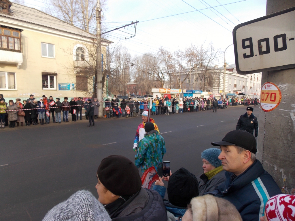Олимпийский огонь возле плотины ГЭС, Фото с места события собственное