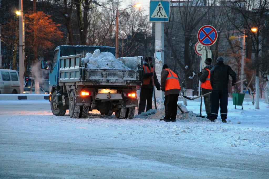 Роботы начались затемно, Фото с места события из других источников