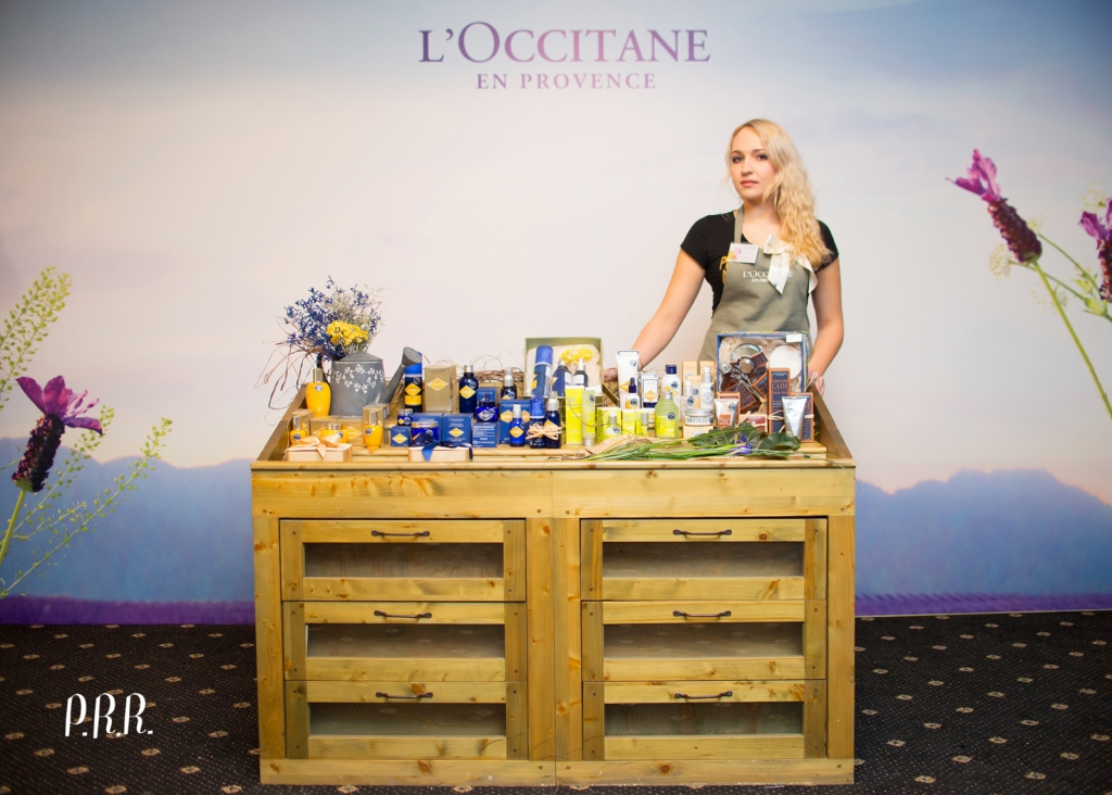 Экспозиция салона-магазина L’Occitane, Фото с места события из других источников