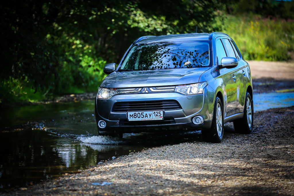 Mitsubishi Outlander, Фото с места события собственное