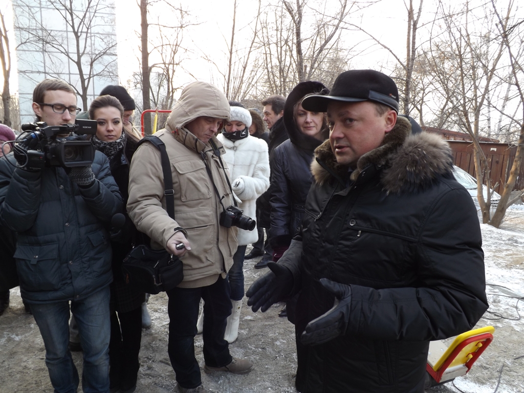 Игорь Пушкарев встретился с жителями домов по ул. Постышева, Гамарника и Ульяновская, Фото с места события собственное